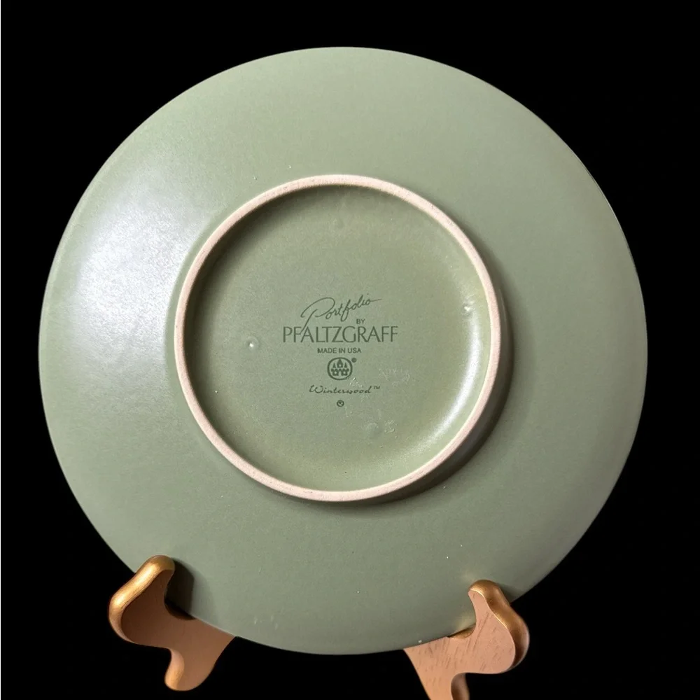 Pfaltzgraff Pottery Winterwood Salad/Dessert Plate. 8.25” in diameter. (H-1) - Picture 3 of 4